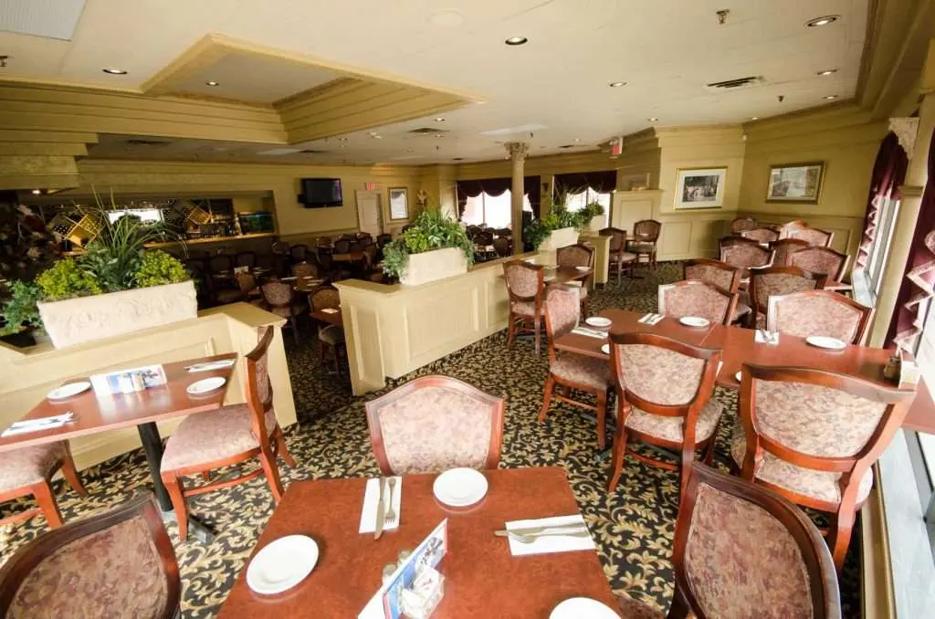 Dinning Room- Authentic Italian Cuisine - Roma Italian Restaurant